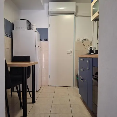 Apartment Old Town Nina 1 *
