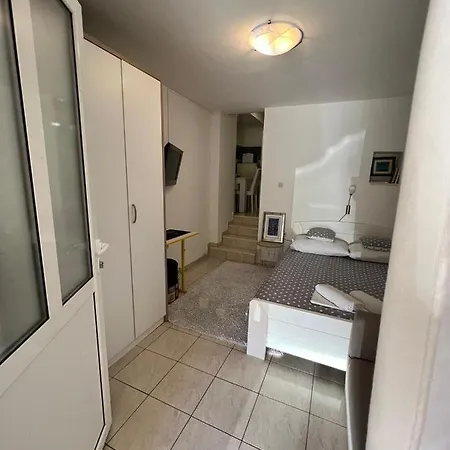 Apartamento Old Town Nina 1 *
