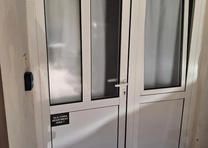 Old Town Nina 1 Апартаменты