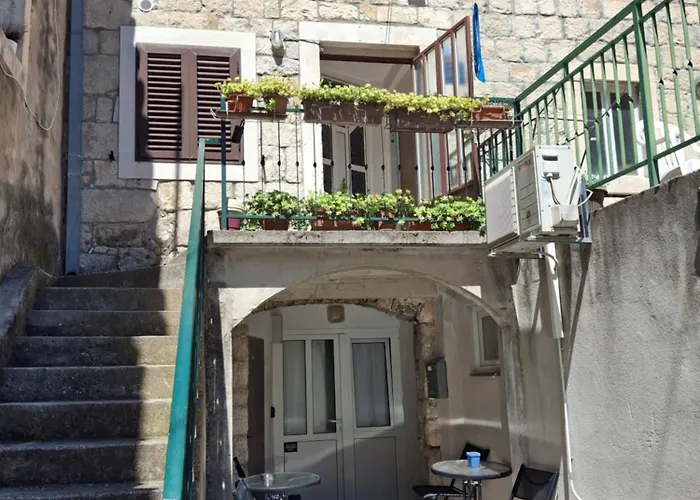 Old Town Nina 1 Апартаменты